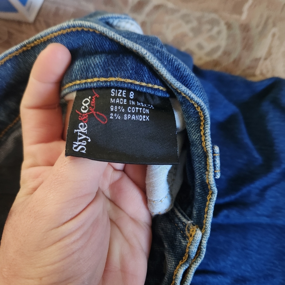 Jeans - Picture 2 of 3
